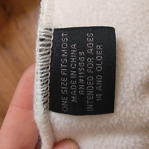 Adorable sequin panda toboggan - Picture 4 of 4